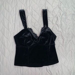 ❌SOLD❌Cropped velvet cami